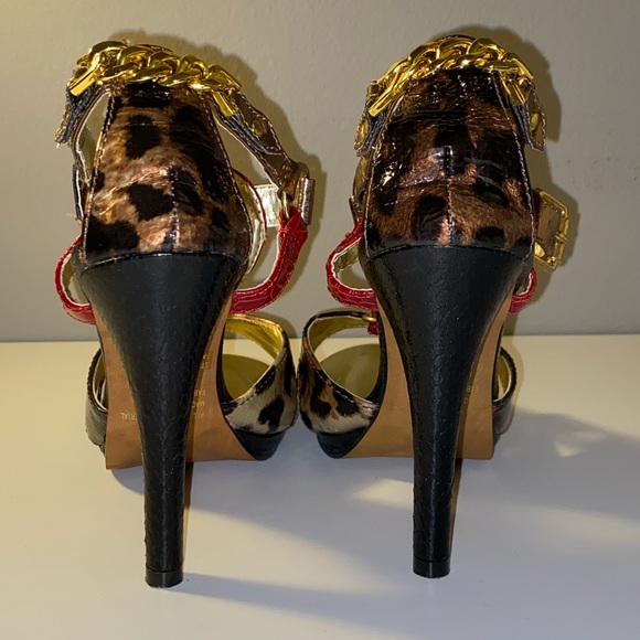 Spring Heels - Picture 4 of 5